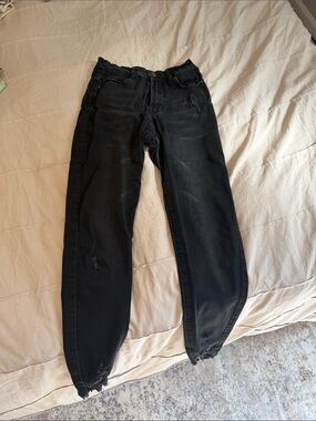 Black Distressed Jeans